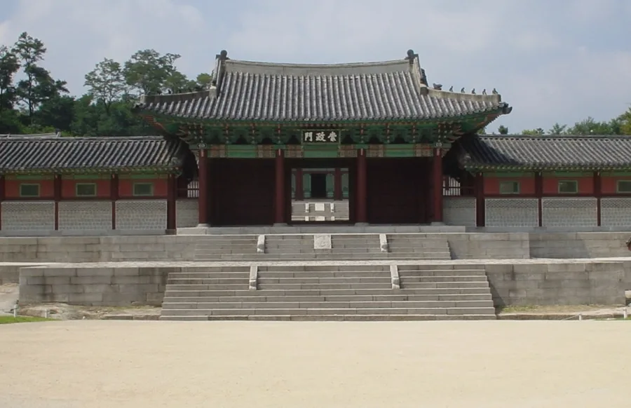 Gyeonghuigung Palace, Seoul A traditional hall at Gyeonghuigung Palace in Seoul, one of the city's quietest and least visited royal palaces