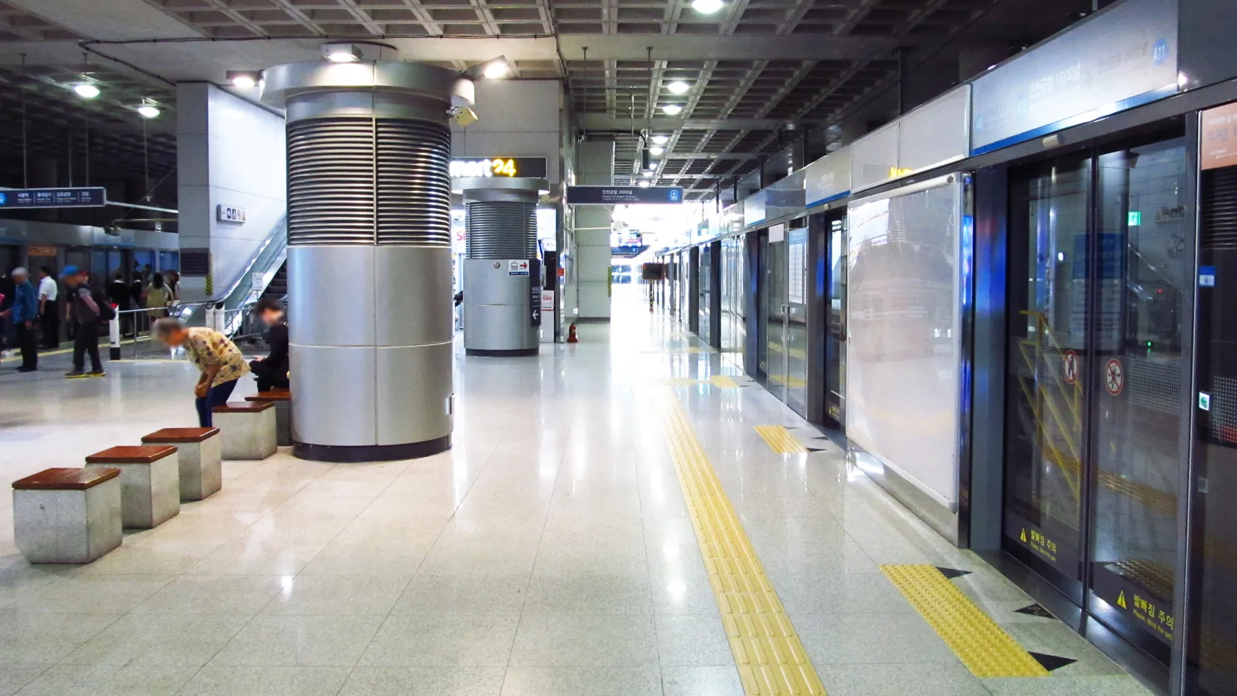 Incheon Airport to Seoul: AREX, Airport Bus, and Taxi Compared