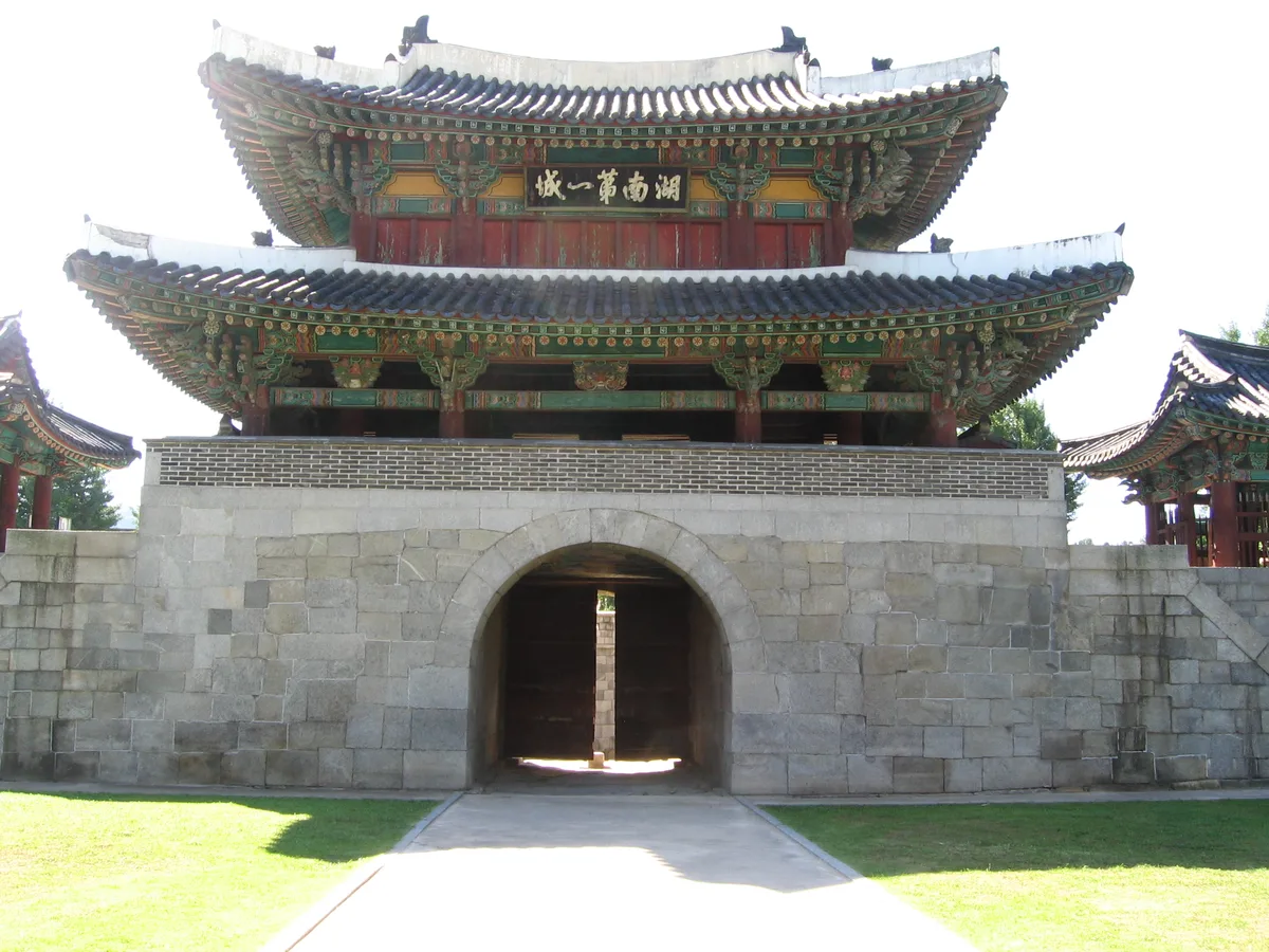 Pungnammun Gate in Jeonju, a stone gate topped with a traditional wooden pavilion